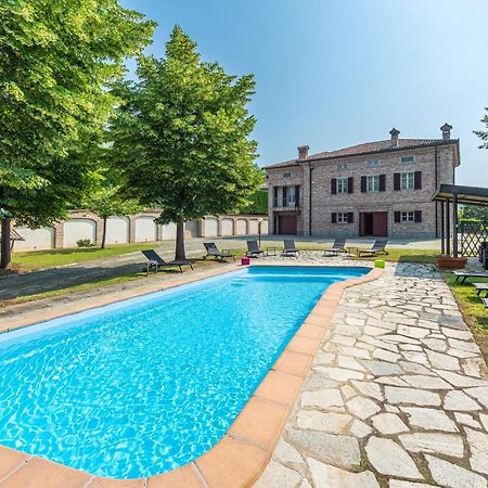 Villa Cornelia , Entire Villa With Private Pool Corneliano d'Alba Экстерьер фото
