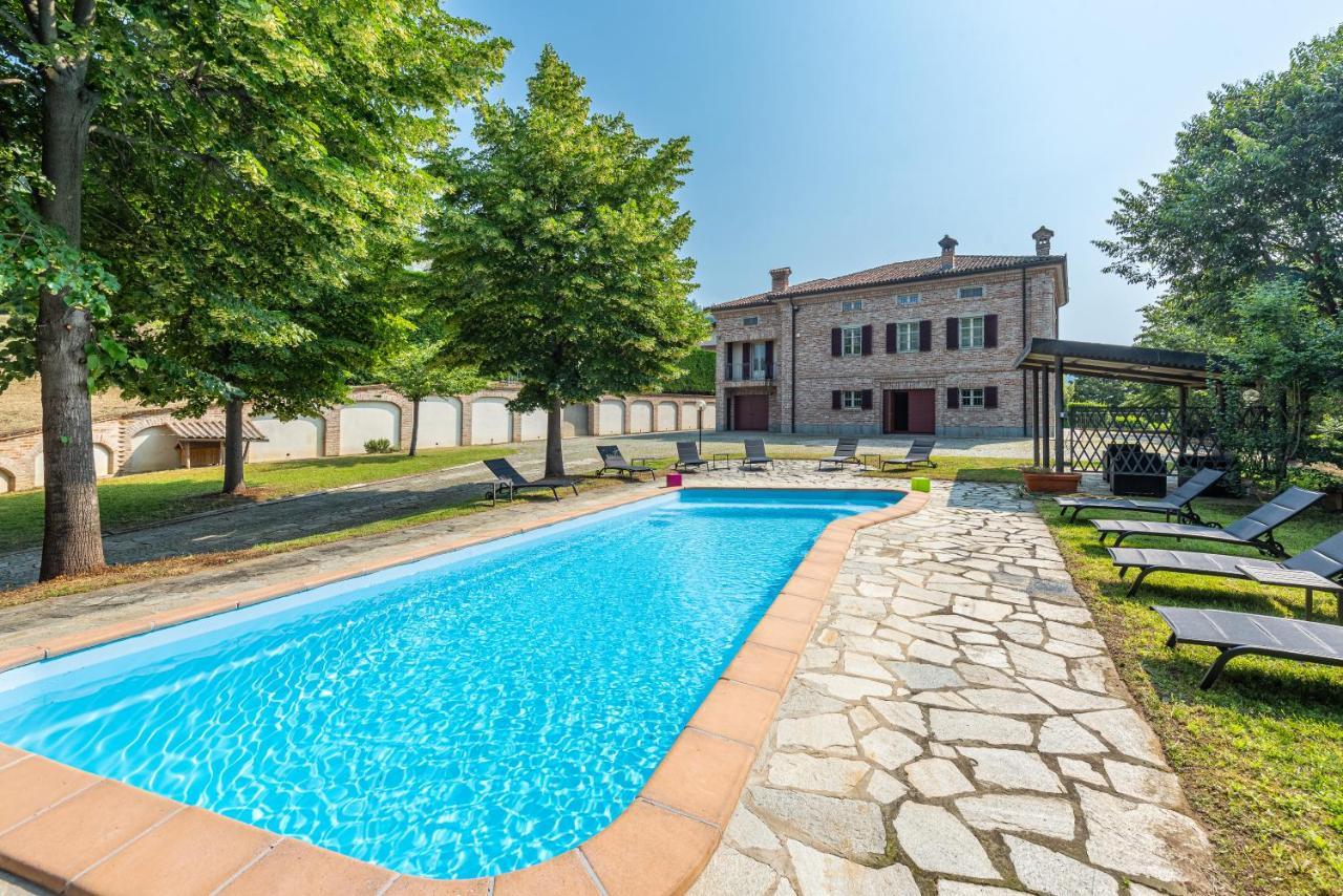 Villa Cornelia , Entire Villa With Private Pool Corneliano d'Alba Экстерьер фото