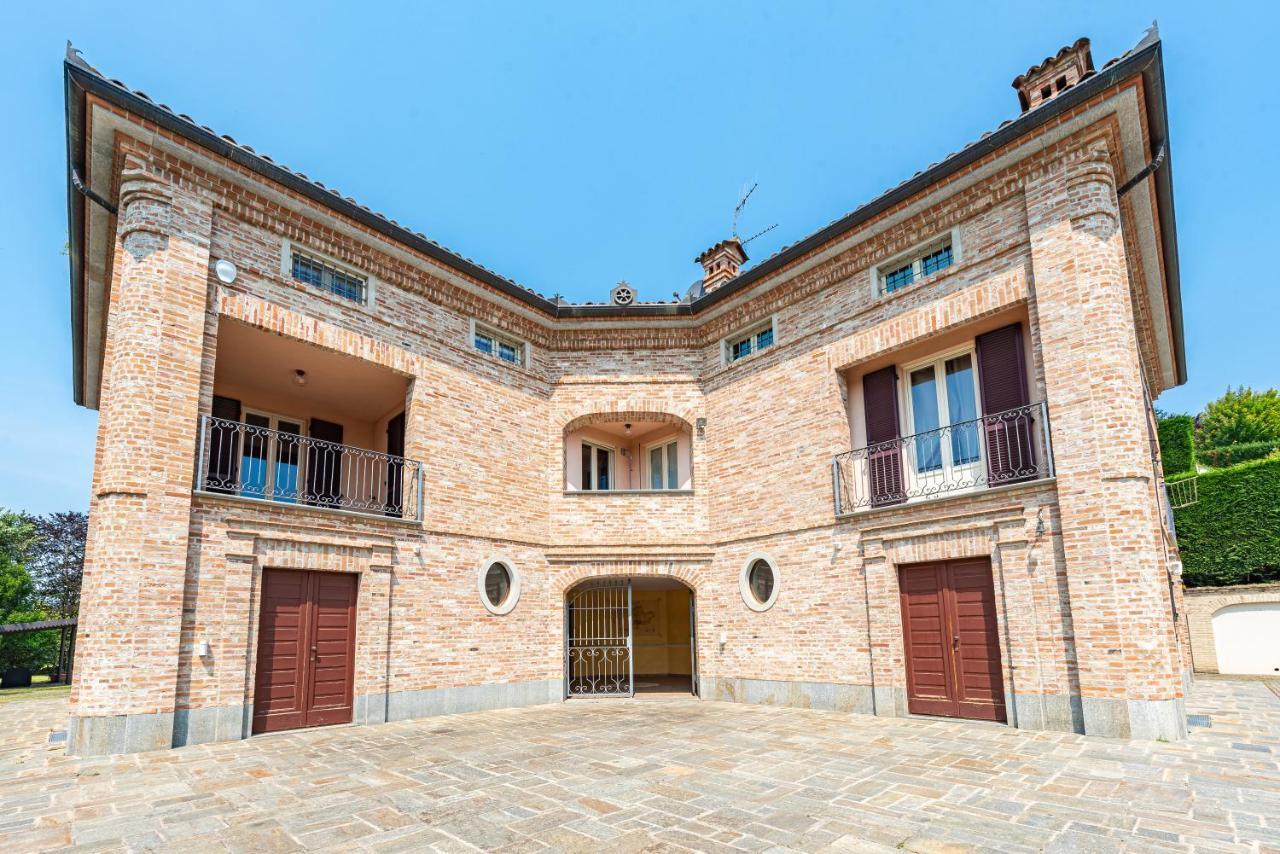 Villa Cornelia , Entire Villa With Private Pool Corneliano d'Alba Экстерьер фото